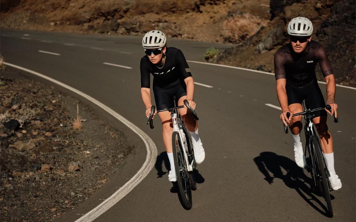 Fizik Kyros kerékpáros fejvédő országúti, gravel és XC használatra