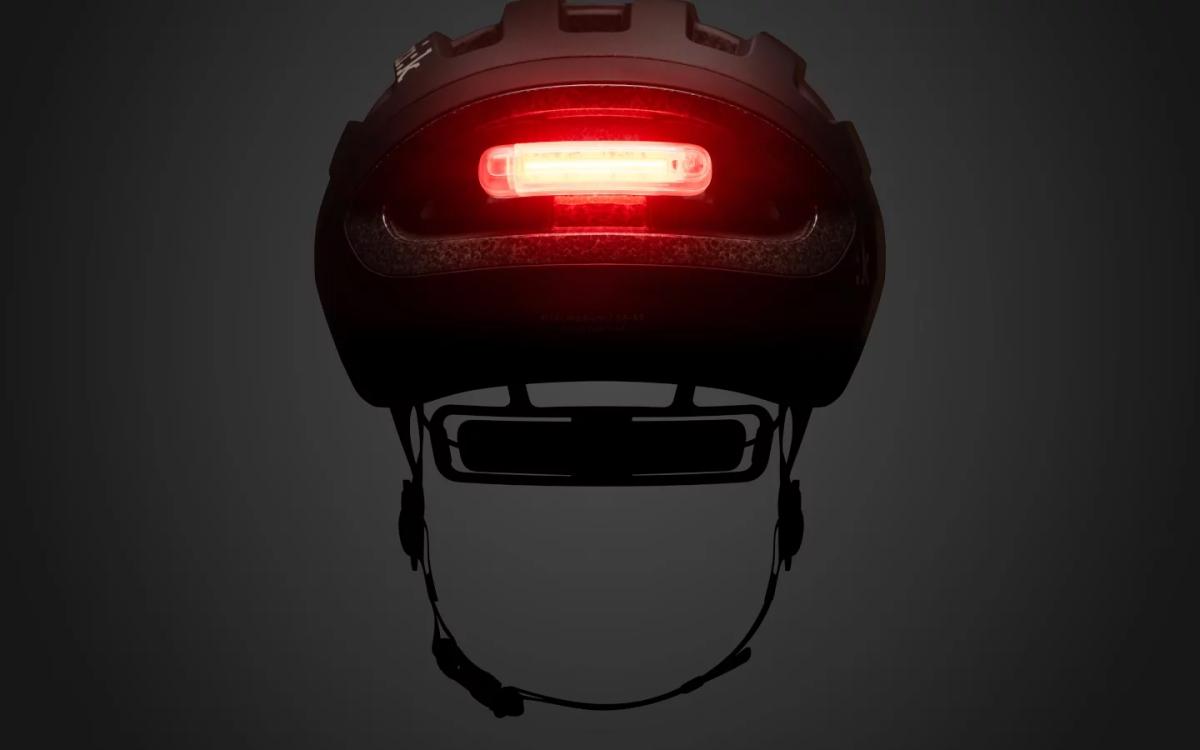 Fizik Kyros hátsó fényvisszaverő és LED lámpa kompatibilitás