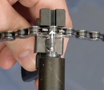 Kellys Spike chain rivet 2.Image