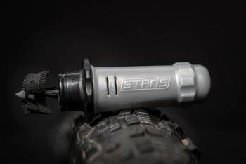 Stan's No Tubes Dart Tubeless tire repair tool 4.Image