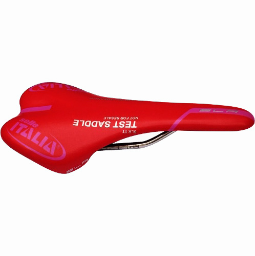 https://k2shop.hu/media_ws/10122/2008/selle-italia-piros-2015-selle-italia-slr-tt-tesztnyereg.jpg