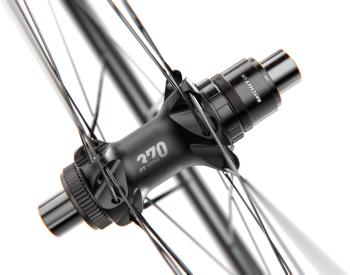 DT Swiss E1800 Spline Road Disc 32 Sram XDR wheel set 8.Image