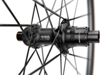 DT Swiss E1800 Spline Road Disc 32 Sram XDR wheel set 9.Image