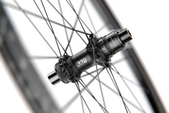 DT Swiss G1800 Spline DB 25 Disc Shimano Ratchet kerék szett 6.Kép